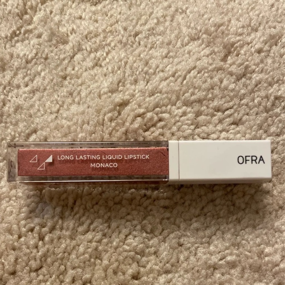 Liquid lipstick